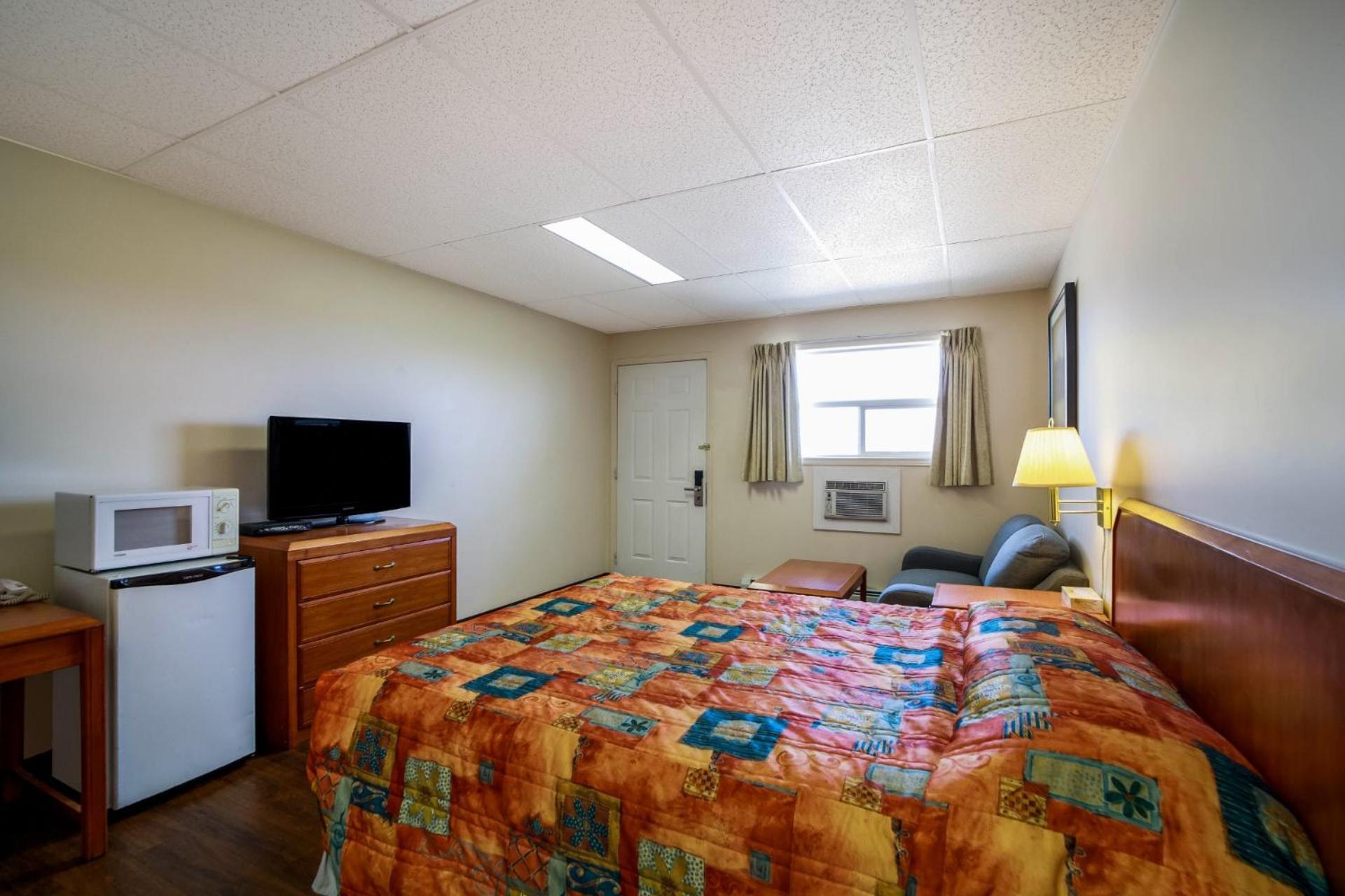 Canadas Best Value Inn Fort St John Fort St. John Екстериор снимка