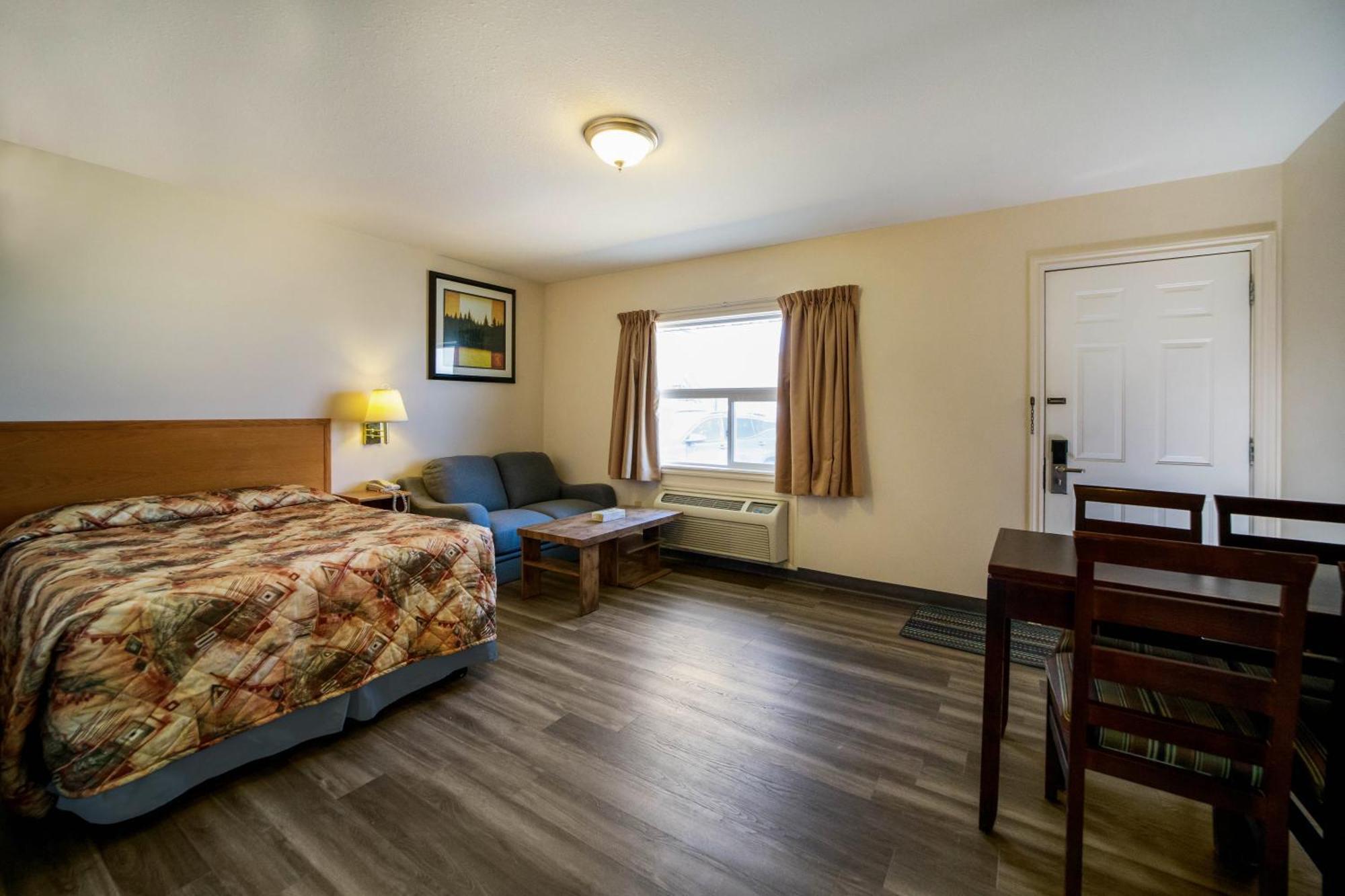 Canadas Best Value Inn Fort St John Fort St. John Екстериор снимка