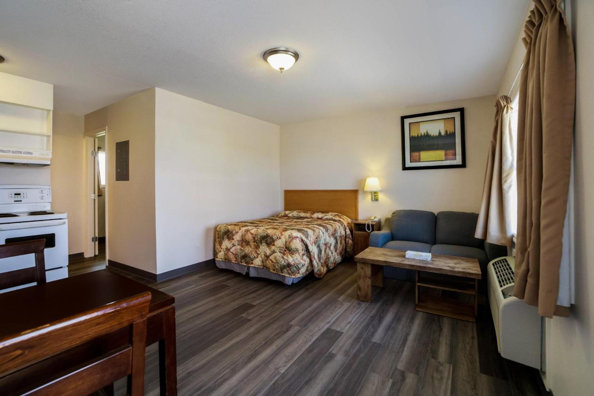 Canadas Best Value Inn Fort St John Fort St. John Екстериор снимка